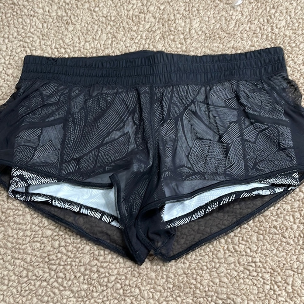 Lululemon Short Squat Strong Shorts